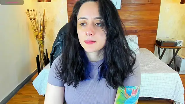 Snapshot of KatherineBond chatting on 14, 2, 2025 KatherineBond online show from 14, 2, 2025
