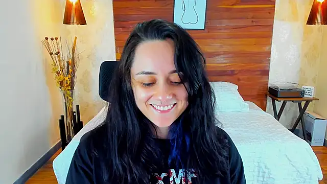 Snapshot of KatherineBond chatting on 19, 2, 2025 KatherineBond online show from 19, 2, 2025