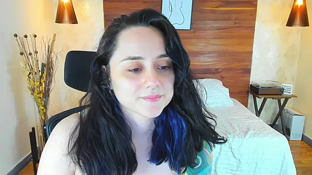 Snapshot of KatherineBond chatting on 19, 2, 2025 KatherineBond online show from 19, 2, 2025