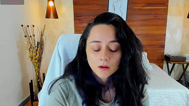 Snapshot of KatherineBond chatting on 20, 2, 2025 KatherineBond online show from 20, 2, 2025