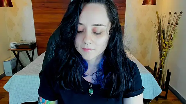 Snapshot of KatherineBond chatting on 25, 2, 2025 KatherineBond online show from 25, 2, 2025