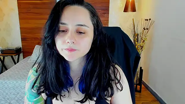 Snapshot of KatherineBond chatting on 27, 2, 2025 KatherineBond online show from 27, 2, 2025