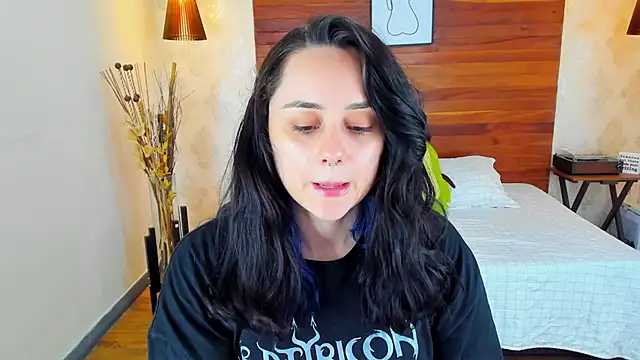 Snapshot of KatherineBond chatting on 4, 3, 2025 KatherineBond online show from 4, 3, 2025