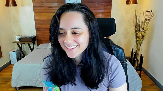 Snapshot of KatherineBond chatting on 19, 3, 2025 KatherineBond online show from 19, 3, 2025