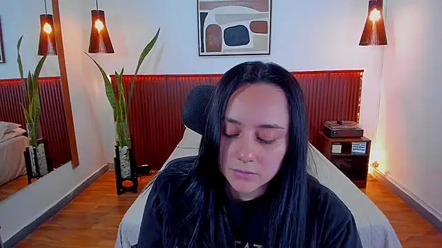Snapshot of KatherineBond chatting on 10, 9, 2025 KatherineBond online show from 10, 9, 2025
