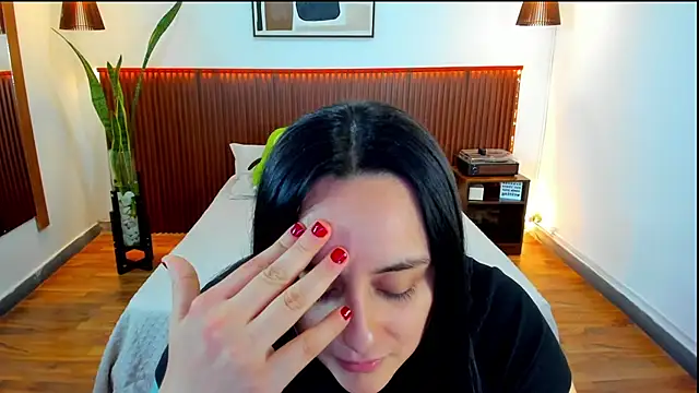 Snapshot of KatherineBond chatting on 19, 9, 2025 KatherineBond online show from 19, 9, 2025