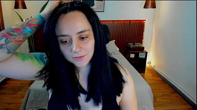 Snapshot of KatherineBond chatting on 24, 9, 2025 KatherineBond online show from 24, 9, 2025