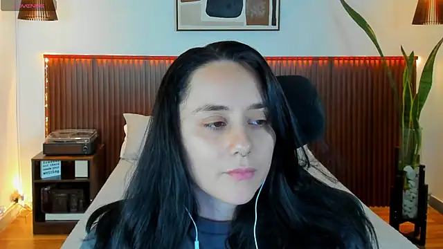 Snapshot of KatherineBond chatting on 7, 10, 2025 KatherineBond online show from 7, 10, 2025