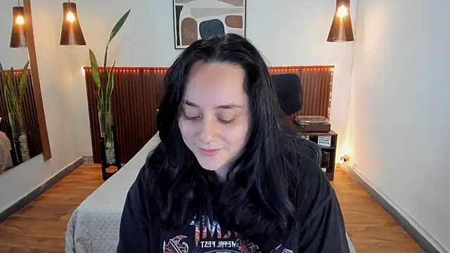 Snapshot of KatherineBond chatting on 13, 10, 2025 KatherineBond online show from 13, 10, 2025