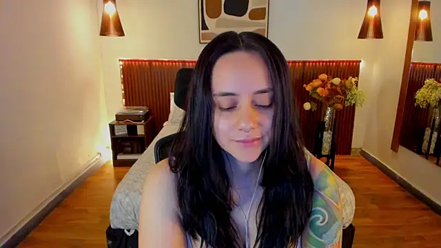 Snapshot of KatherineBond chatting on 16, 5, 2026 KatherineBond online show from 16, 5, 2026