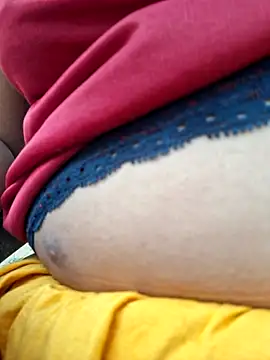 Snapshot of Priya_Bong chatting on 19, 7, 2026 Priya Bong online show from 19, 7, 2026