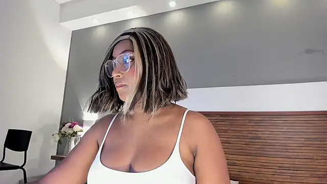 Adelehottman online show from 19, 11, 2025