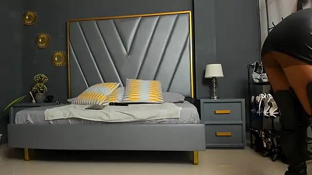 BrendaAdams  online show from 13, 3, 2025