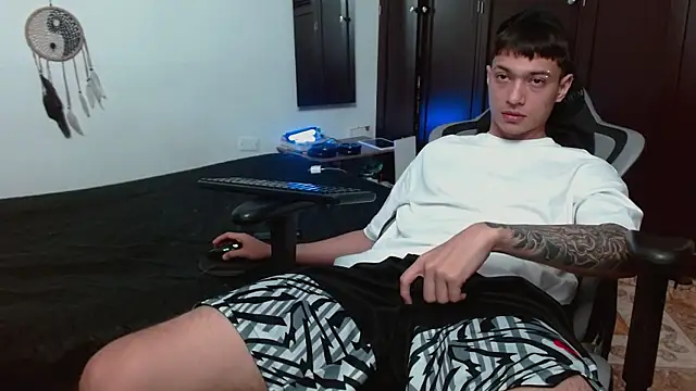 aaron blug online show from 19, 10, 2025