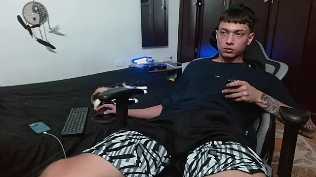 aaron blug online show from 24, 10, 2025