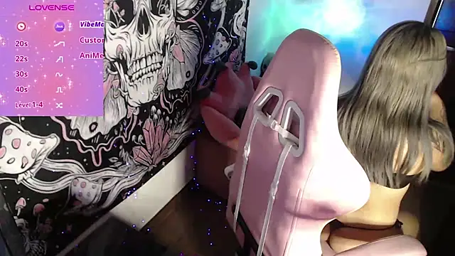 Snapshot of GamerCarrie chatting on 18, 2, 2025 GamerCarrie online show from 18, 2, 2025