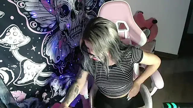 Snapshot of GamerCarrie chatting on 25, 2, 2025 GamerCarrie online show from 25, 2, 2025