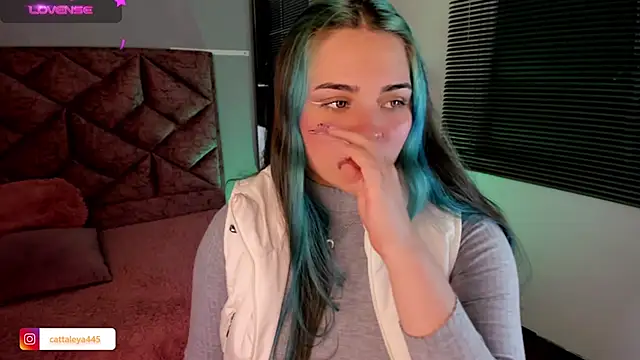 cattaleya    online show from 9, 1, 2025