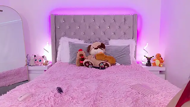 JuliaSUMMERS2022 online show from 13, 2, 2025