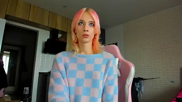 Snapshot of _Alice_Kitty chatting on 18, 6, 2026 Alice Kitty online show from 18, 6, 2026