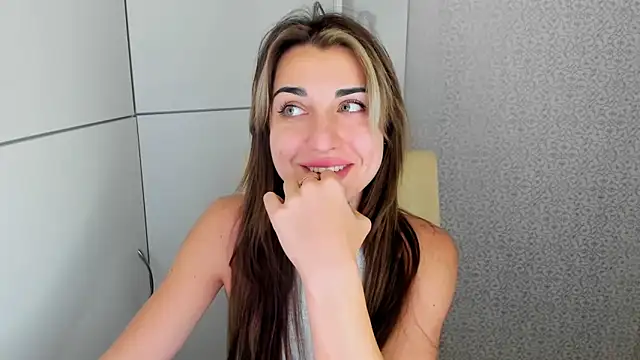 Snapshot of Summmmersky chatting on 2, 1, 2025 Summmmersky online show from 2, 1, 2025