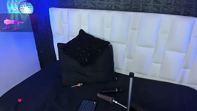 Abbyadams online show from 18, 10, 2025