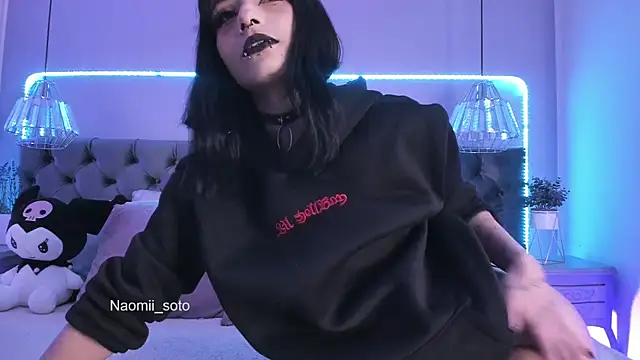 Snapshot of Naomii_Soto chatting on 22, 1, 2025 Naomii Soto online show from 22, 1, 2025