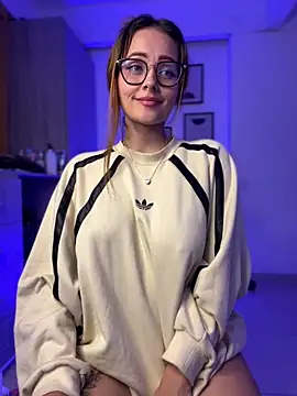 Snapshot of Miss-Abbii chatting on 2, 3, 2025 Miss-Abbii online show from 2, 3, 2025