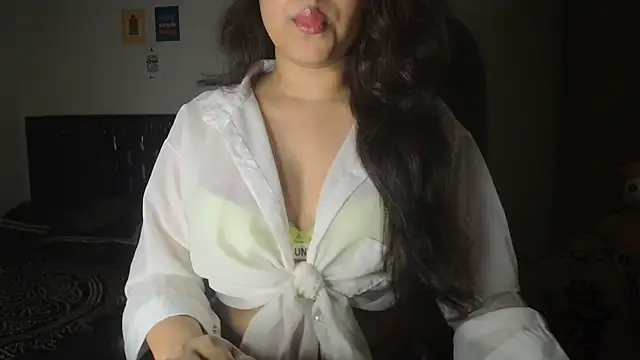Snapshot of Most-Beautiful-Queen chatting on 12, 5, 2026 Most-Beautiful-Queen online show from 12, 5, 2026