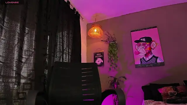 GinebraaFox  online show from 10, 11, 2025