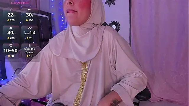 AishaAmin  online show from 18, 1, 2025