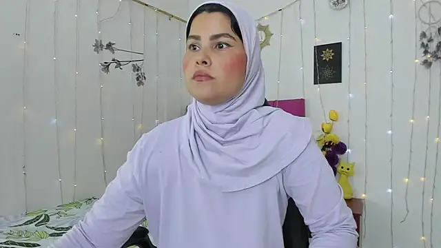 AishaAmin  online show from 4, 3, 2025