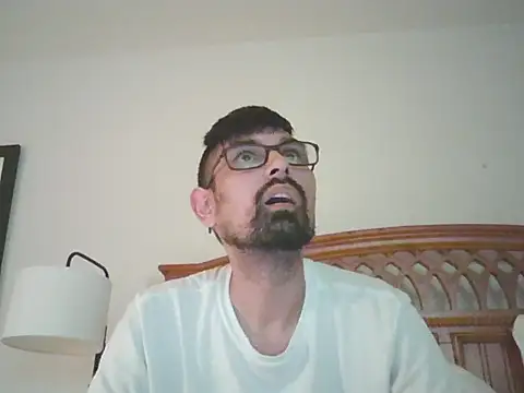 Snapshot of spence204011 chatting on 28, 10, 2025 spence204011 online show from 28, 10, 2025