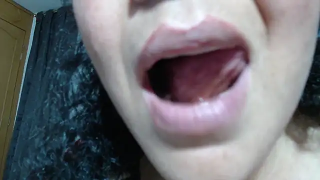 Sharickleon11 online show from 4, 2, 2025