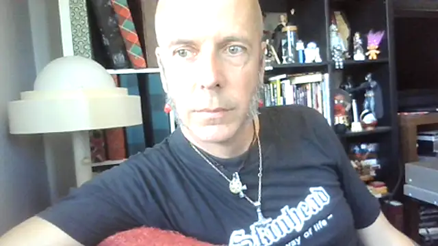 Snapshot of SHARPSkinhead chatting on 27, 6, 2026 SHARPSkinhead online show from 27, 6, 2026