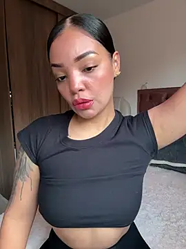 Snapshot of Sara_LipsX chatting on 24, 6, 2026 Sara LipsX online show from 24, 6, 2026
