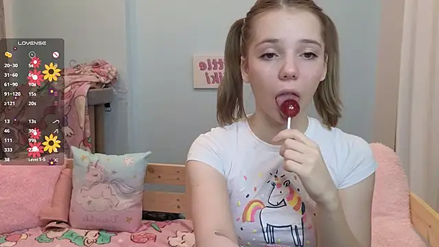 PrincessLittleKiki online show from 14, 10, 2025