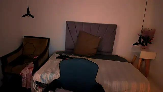 Snapshot of ScarletHoot_ chatting on 27, 5, 2026 ScarletHoot online show from 27, 5, 2026