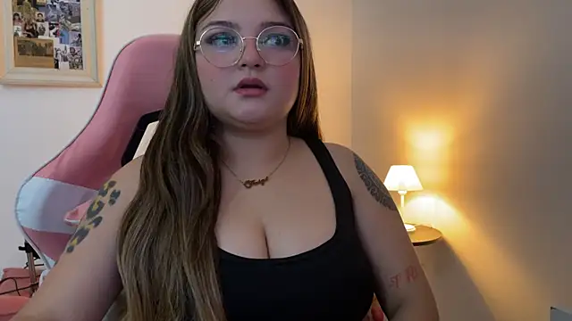 SweetPaige  online show from 17, 12, 2025