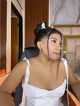 Snapshot of LinnaGardenia chatting on 7, 1, 2026 LinnaGardenia online show from 7, 1, 2026