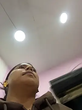 Snapshot of LinnaGardenia chatting on 7, 2, 2026 LinnaGardenia online show from 7, 2, 2026