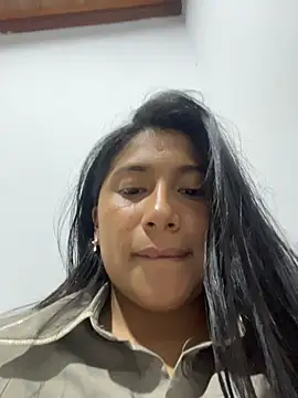 LinnaGardenia online show from 18, 4, 2026