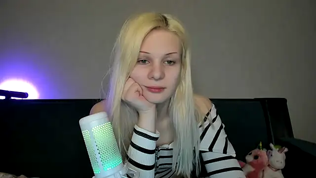 sashakiss99 online show from 6, 3, 2025