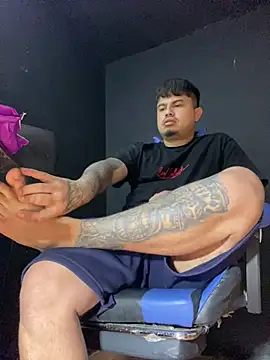 Snapshot of DickMasterfindom chatting on 7, 7, 2026 DickMasterfindom online show from 7, 7, 2026