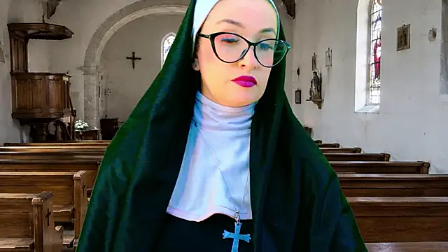 Snapshot of helenas_fantasy chatting on 28, 6, 2026 helenas fantasy online show from 28, 6, 2026