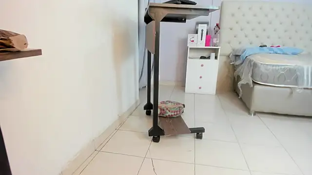 nami sam01 online show from 4, 2, 2025