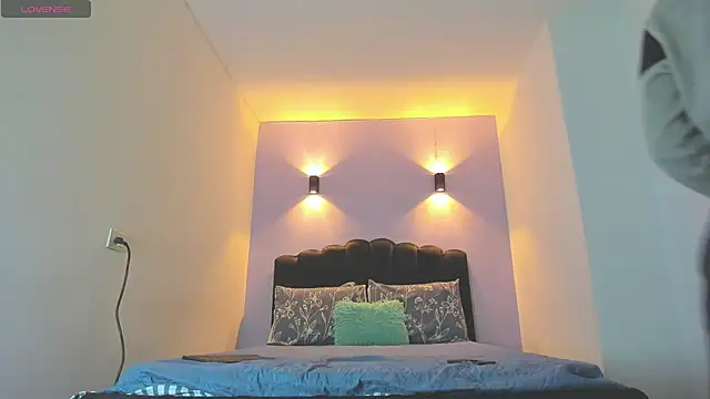 Sofia Clauss  online show from 12, 10, 2025