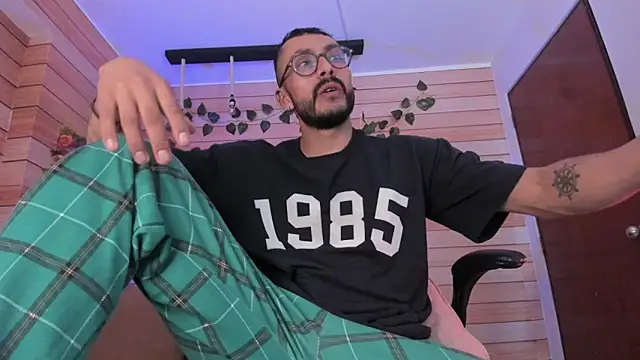 Snapshot of Tom_cooper_ chatting on 28, 2, 2025 Tom cooper online show from 28, 2, 2025