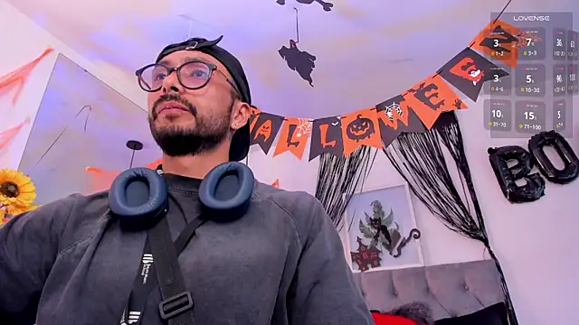 Snapshot of Tom_cooper_ chatting on 31, 10, 2025 Tom cooper online show from 31, 10, 2025