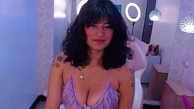 candy lux  online show from 13, 2, 2025